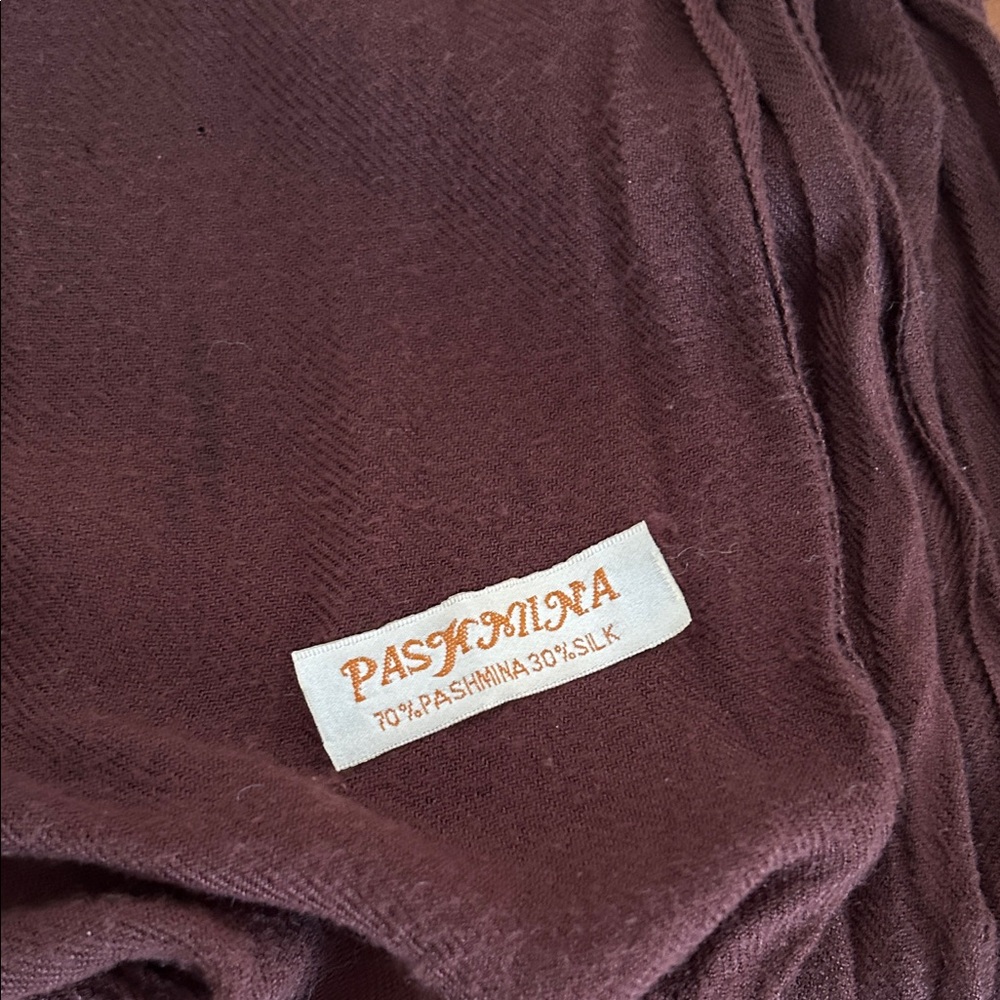 Oversized Pashmina Scarf shawl with fringe - Picture 5 of 7
